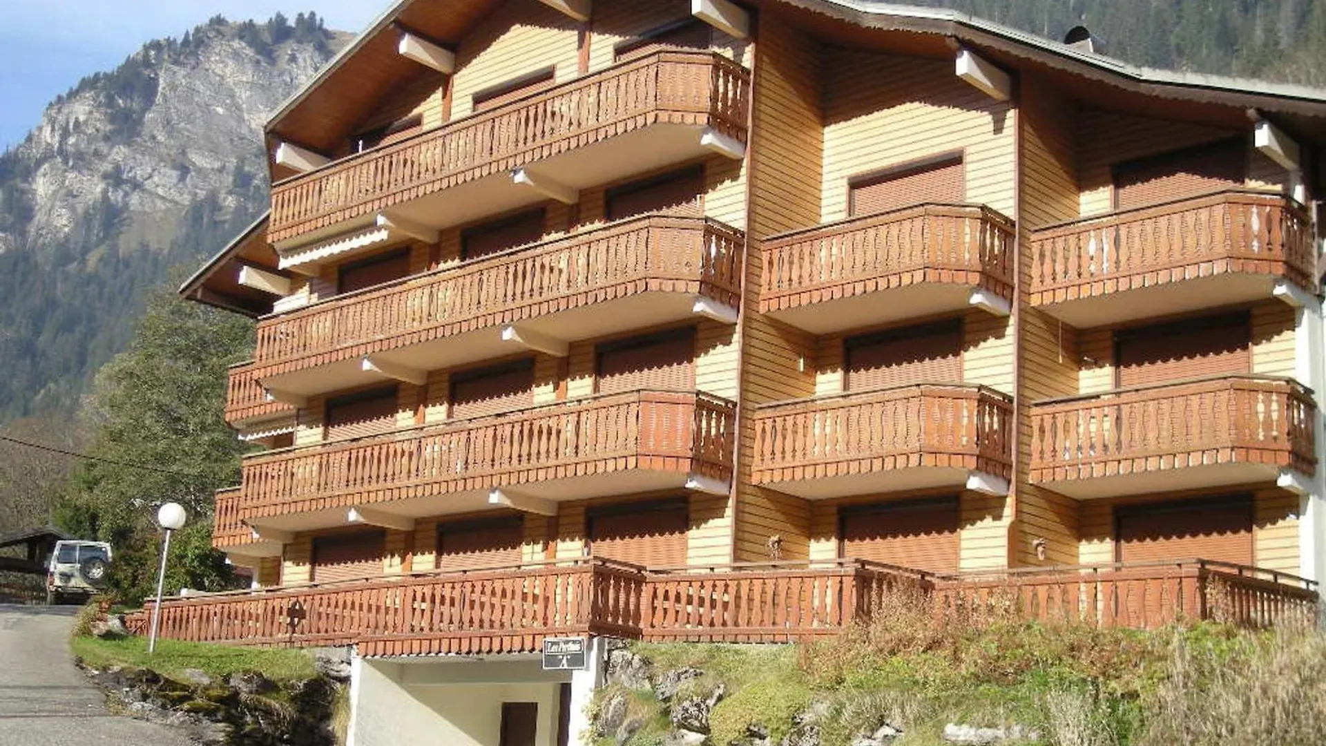 Moderne Appart. 4 Pers. Avec Terrasse Plein Sud, Proche Telecabine Du Linga - Equipements Inclus - Fr-1-198-222 Chatel
